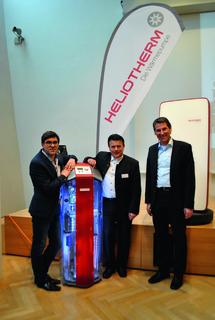 Meteorologe Andreas Jäger, Heliotherm Geschäftsführer Andreas Bangheri und Congress Centrum Alpbach Geschäftsführer Georg Hechenblaikner überzeugten sich von der Heliotherm Premiumtechnologie