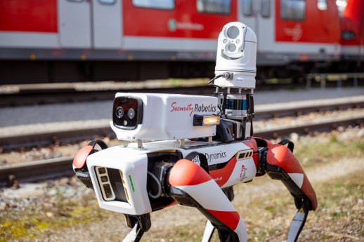 DB testet Roboterhund Spot bei der S-Bahn München_Copyright Deutsche Bahn AG Thomas Kiewning.jpg