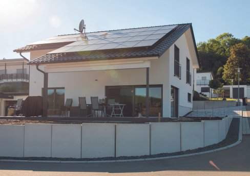 Photovoltaik-Haus_ETHERMA.png