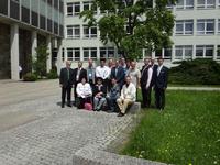 Eine Delegation von Textilunternehmern aus Mexiko interessierte sich bei ihrem Besuch in Augsburg für die Arbeit des Spitzenclusters MAI Carbon