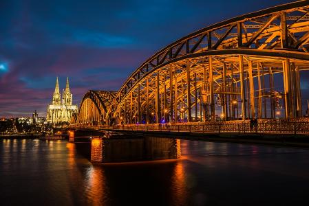 Die Dom-Stadt ist auch Domain-Stadt