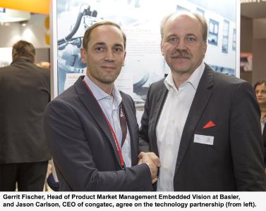 Gerrit Fischer, Leiter Product Market Management Embedded Vision bei Basler und Jason Carlson, CEO von congatec, vereinbaren Technologiepartnerschaft (von links)