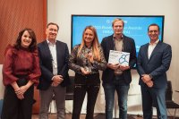 SVA gewinnt vier Partner Awards auf der Elastic Partner Conference 2025

von links: Wibke Laier (Elastic/Area Vice President DACH), Matt Day (Elastic/VP Sales EMEA) Laura Nori (SVA / Partnermanagerin Big Data & AI), Michael Fröhlich (SVA / Head of Competence Center Operational & Security Analytics), Andrew Habgood (Elastic / Vice President, Global Partner Sales – International)