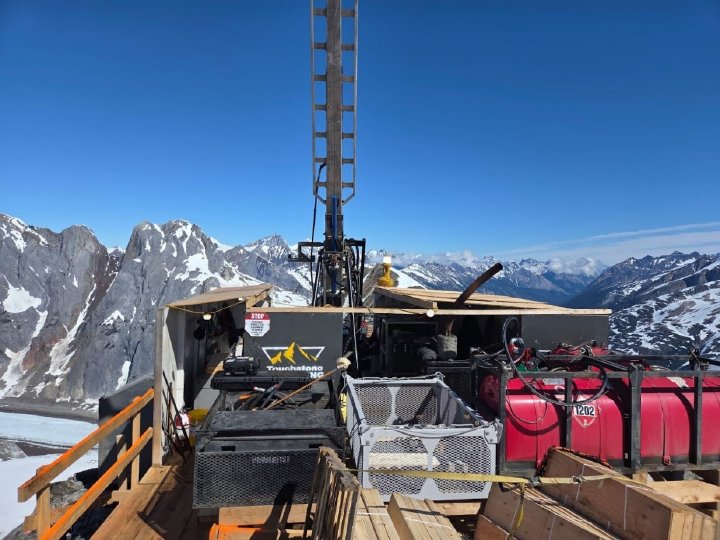 Juggernaut Exploration bestätigt mächtige Vererzungsstrukturen über 600 Meter Streichlänge