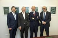 Bild (v.li.): Sepehr Mohajer/ Leiter Business Unit P&I LOGA bei der fidelis HR, Nils Haase/ Geschäftsführer fidelis HR, Vasilios Triadis/ CEO P&I und Bernd Manke/ Vertriebsleiter öffentlicher Dienst, Gesundheits- & Sozialwesen P&I nach Unterzeichnung der erweiterten Partnerschaft Bild (v.li.): Sepehr Mohajer/ Leiter Business Unit P&I LOGA bei der fidelis HR, Nils Haase/ Geschäftsführer fidelis HR, Vasilios Triadis/ CEO P&I und Bernd Manke/ Vertriebsleiter öffentlicher Dienst, Gesundheits- & Sozialwesen P&I nach Unterzeichnung der erweiterten Partnerschaft