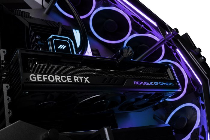 GeForce RTX 4080 bei MIFCOM 02.jpeg