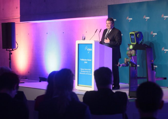 pi4_robotics GmbH-Workerbot4-Yolandi-Sigmar-Gabriel-6.jpg