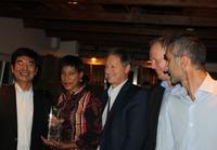 v.l.n.r.: Shinichi Iwamoto, SVP - Global Sales Management,  Renesas Electronics, Japan, LaDawn Berko-Boateng, Silica, Supplier Business Manager-Europe, Robert Green, CEO, Renesas Electronics Europe, Achim Mescher, Director Sales Europe, Renesas Electronics Europe, Francesco Rotta, Sales Manager Distribution, Renesas Electronics Europe