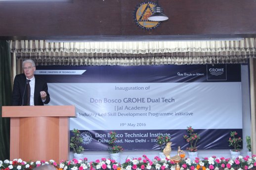 1 GROHE Dual Tech Eröffnung New Delhi.jpg