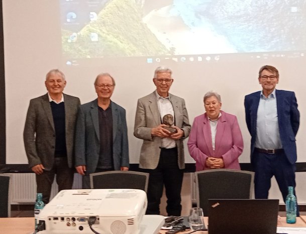 gewählter Vorstand-mit verab.jpg