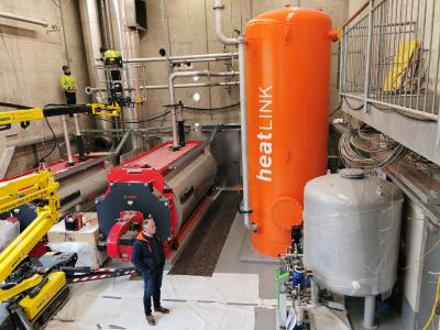 Das multivalente Wärmezentrum heatLINK aus der thermoLINK-Familie. Die Sammel- und Verteillösung ermöglicht einen optimalen Wärmepumpenbetrieb und eine effiziente Vorhaltung insbesondere von regenerativ erzeugter Energie. | Quelle: ENERLINK GmbH