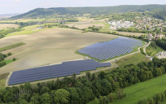Neue Freiflächen-Fotovoltaikanlage in Michelbach an der Bilz.jpg
