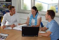 Das VTL Projekt-Team, von links: Christian Zink (Leiter Qualitätsmanagement), Johanna Birkhan (Mitglied der Geschäftsleitung), Nico Reuther (Projektmanagement) / Bildquelle: VTL GmbH