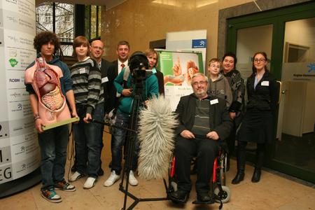 Stellten in Hannover mit Schülern das Filmprojekt über Gesundheitsberufe vor