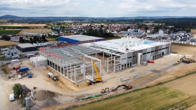 Foto des neuen Logistikobjekts in Lützellinden in der Bauphase