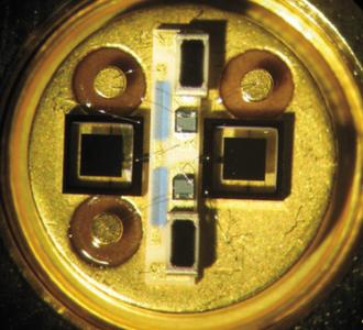 Die einzigartigen permanent gepolten Dünnfilm-PZT-Arrays bestechen durch die Kombination aus Leistung, Kosten sowie einer Bauform, die der momentanen Infrarot-Technologie weit voraus ist.