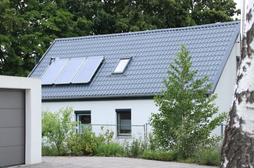 EFH Nähe Augsburg mit Metalldachpfanne-IMG_1897.JPG
