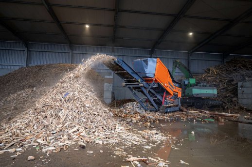 compaktor_300_waste_wood_11.jpg