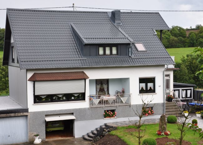 Neues Luxmetalldach auf einem Haus im Saarland.JPG