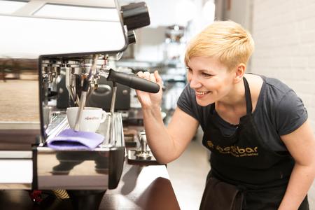 Der Beste unter den Teilnehmern der Jam tritt gegen Erna Tosberg, amtierende deutsche Barista-Meisterin, an!
