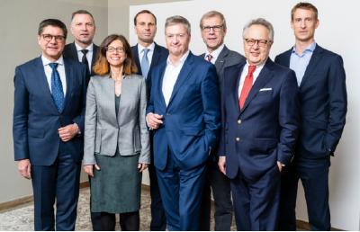 v.l.n.r. Prof. Dr. Markus Lehmann, Rainer Vollmer, Beatriz Soria León, Wolf-Dieter Adlhoch, Martin Schenk, Prof. Dr. habil. Michael May, Otto Kajetan Weixler (ehem. Vorsitzender) und Robin Petersen
