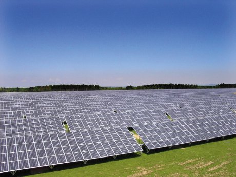 ISE-2438-Photovoltaik-Kraftwerk-11.jpg