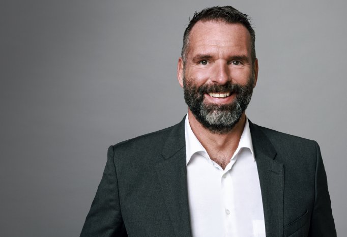 Sven Schluenzen_Geschaeftsfuehrer Vertrieb adesso insurance solutions GmbH_Quelle privat.png