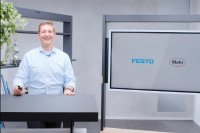 Dr. Christoph Blum führt die neue gemeinsame Schulung von Festo und Mahr durch. (Foto: Mahr GmbH)