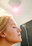 In die Decke integrierte Infrarot-Heizelemente von Vitramo sorgen dafür, dass Bäder auch nach dem Lüften schnell wieder schön warm sind und Schimmel keine Chance hat