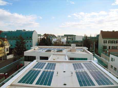 SIT_ÖWG_Bürogebäude mit Photovoltaik.jpg
