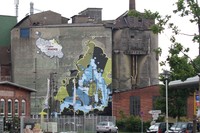 Markus Genesius hatte auf der Verdener Silowand genügend Platz, um sich künstlerisch auszutoben. André Bannasch leistete mit Caparol-Produkten wertvolle Vorarbeit. (Fotos: André Bannasch)