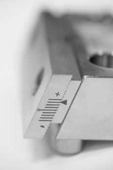 Nahaufnahme Rasterung geteilte Druckplatte.jpg