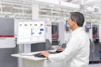 Die Theoretical Cycle Time Comparison in SMT Analytics stellt Abweichungen zwischen aktuellen und optimalen Zykluszeiten sowohl grafisch als auch tabellarisch dar und ermöglicht es Anwendern, Optimierungspotenziale schnell und gezielt zu erkennen. / Bildquelle: ASMPT