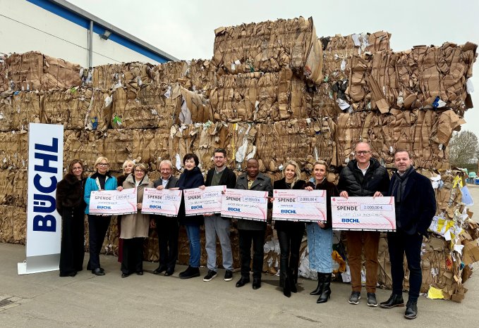 Scheckübergbe Weihnachtsspende BÜCHL Gruppe 2025_17.12.2025_quer.jpg