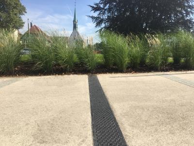 MEDIENRINNE an der Uferpromenade in Unteruhldingen sorgen für hindernisfreie Kabelverlegung bei Festen und Veranstaltungen