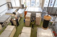 Prüfbereich für die Rohr-Innendruckprüfung (Zeitstand-Prüfung) mit unterschiedlich temperierten Wasserbecken.