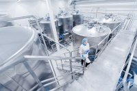 Molkereien können durch innovative Wasseraufbereitung die Arbeitssicherheit erhöhen, den Wasserverbrauch reduzieren und die Betriebskosten senken. ProMinent liefert dafür die passende Technik.