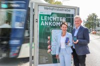 v.r.n.l. Sylvia Lier (Geschäftsleitung TAF mobile GmbH), Jens-Dirk Schöne (Geschäftsbereichsleiter Markt und Verkehr der Magdeburger Verkehrsbetriebe)