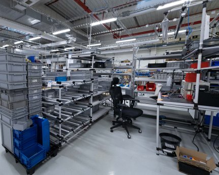 Arbeitsplatz_in_Produktionsumgebung_BeeWaTec.jpg