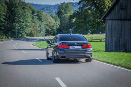KW_V3_BMW_M550i_xDrive_G30_Fahraufnahme_002.jpg