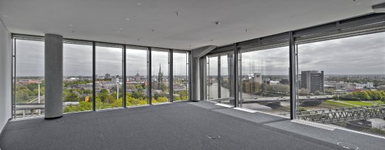 2010_13_CAPAROL duckek Bremen Weser Tower 0390_91.jpg