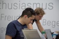 Bei ZELTWANGER arbeitet das Who is Who der Automatisierung an der Maschinensprache der Zukunft (Credits: Die Kavallerie GmbH)