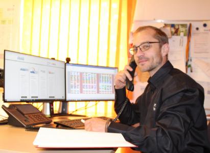 Tilo Spargel, Supportmitarbeiter, Trainer und schon nach kurzer Zeit kompetenter Ansprechpartner bei der PRAXIS EDV-Betriebswirtschaft- und Software-Entwicklung AG
