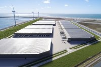The impressive DHG Smartlog Maasvlakte project starts construction: Clean solar energy on 210,000 square metres by the sea.