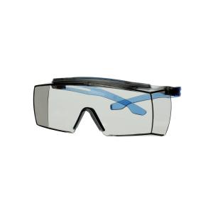 Die 3M SecureFit Überbrillen-Serie 3700 gewährleistet einen zuverlässigen Schutz über der persönlichen Korrekturbrille (Foto: 3M)