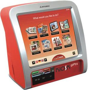 PT7000EX von Mitsubishi Electric: wahlweise als SB-Lösung (links) oder Profi-Terminal für das Fachpersonal einsetzbar