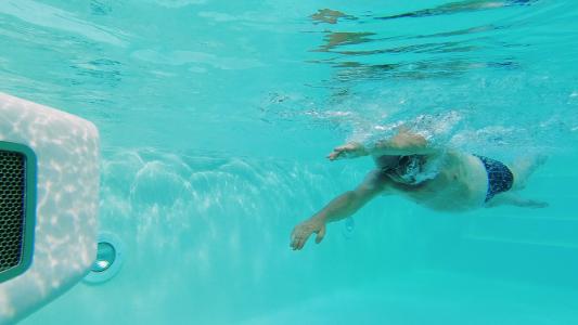 Mit der Gegenstromanlage EasyStar verwandelt sich der eigene Pool in den perfekten Urlaubsort