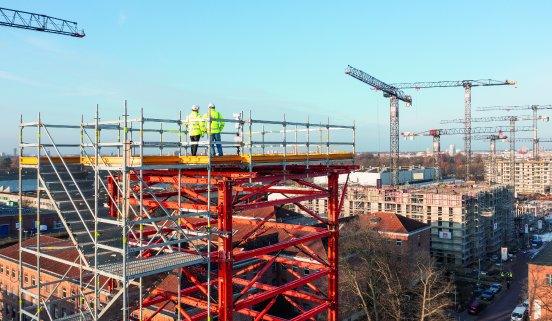 PERI-01-die-zukunft-beim-bauen-fest-im-blick.jpg