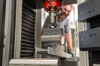Druckprüfung eines GFK-Profils