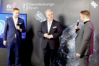 Impressionen vom 26. Aachener Dienstleistungsforum am 15. März 2023: Begrüßung der Teilnehmer:innen durch Dr. Maximilian Schacht, Professor Dr. Wolfgang Boos, Dr. Lennard Holst (v. l. n. r.)